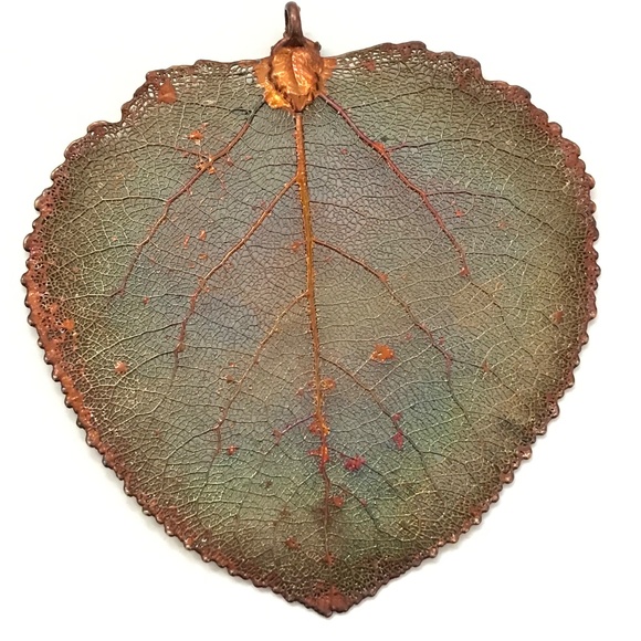 Christmas Holiday Ornaments Pine Cone Maple Leaf Set of 2 Ornaments Vintage - Picture 10 of 12